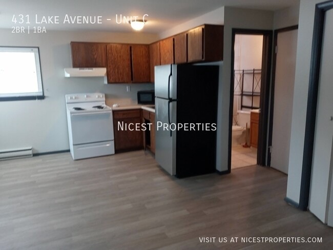 Building Photo - 431 Lake Ave