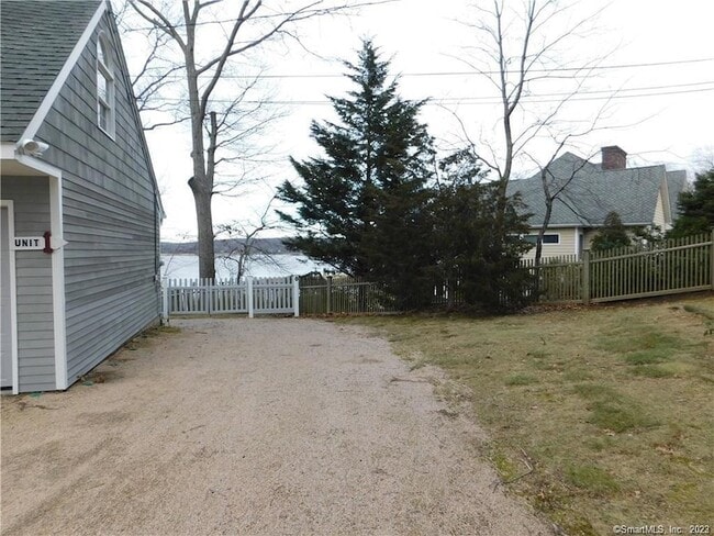 Building Photo - 14 Rocky Point Rd