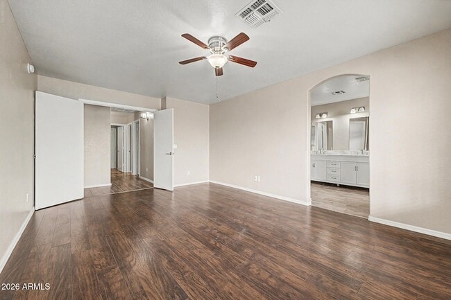 Building Photo - 308 W Liberty Ln