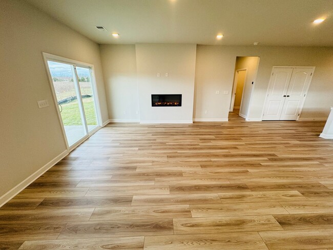 Building Photo - BRAND NEW CONSTRUCTION - 4 bed, 3 bath, 20...