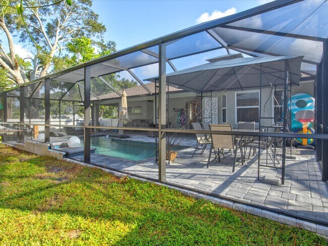 Building Photo - 5884 Milton Ave