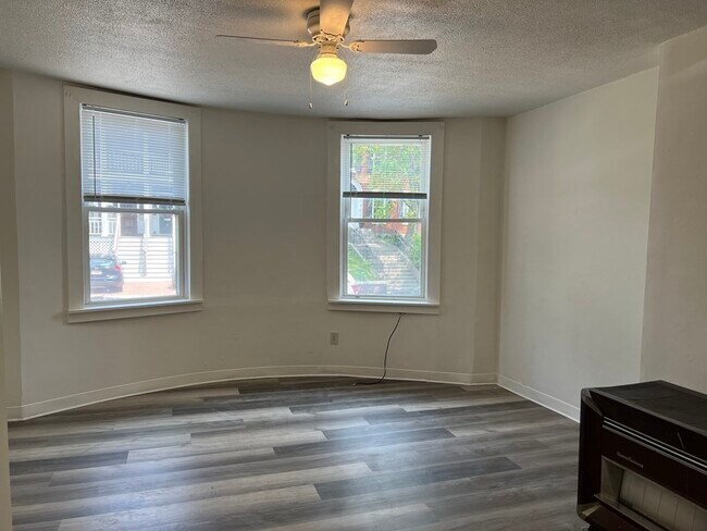 Building Photo - 217 Webster St