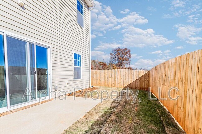 Building Photo - 328 Trail Branch Ct.