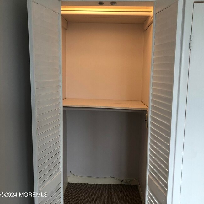 Building Photo - 200 Ocean Park Ave