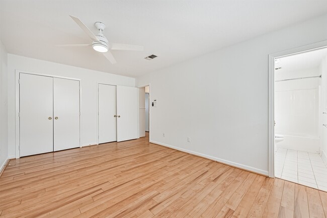 Building Photo - 2920 Heron Dr