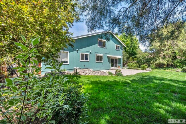Building Photo - 840 Twin Pines Rd