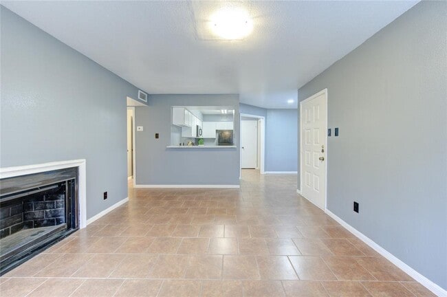 Building Photo - 12500 Sandpiper Dr