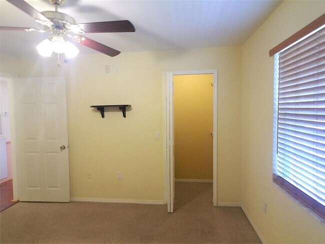 Building Photo - 14013 Fairway Island Dr