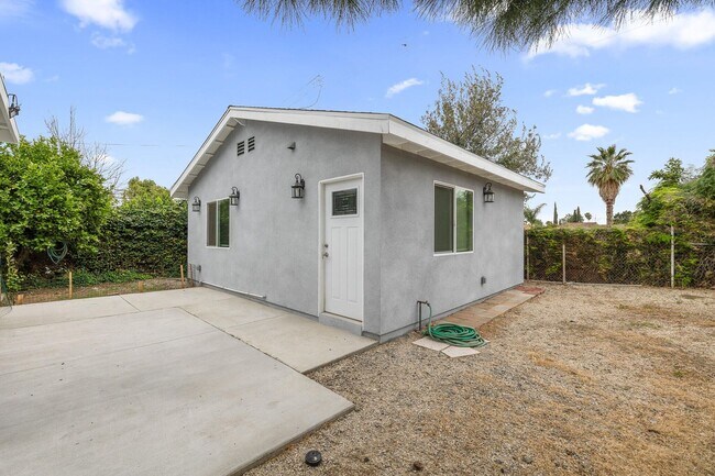 Primary Photo - 15452 Romar St