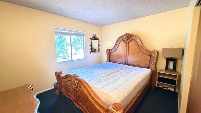 Building Photo - 52111 Acorn Ln