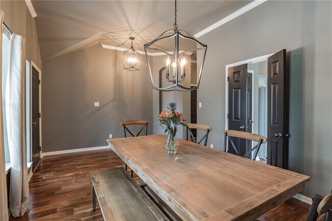 Building Photo - 403 Rosedale Blvd