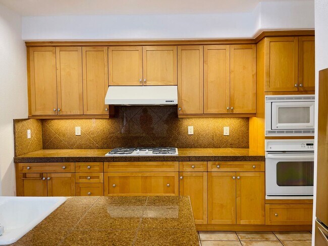 Building Photo - 4285 Bromley Ct