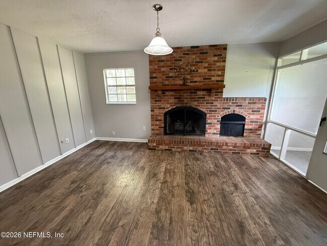Building Photo - 7451 Crill Ave