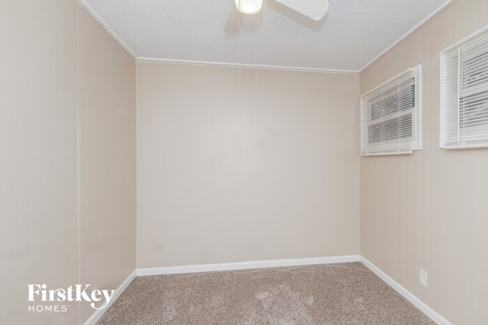 Building Photo - 1722 Papoose Rd