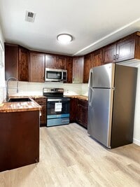 Building Photo - 1484 S 400 E