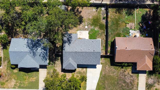 Building Photo - 512 E Tyler St