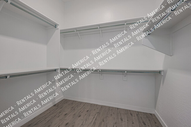 Building Photo - 16720 E Melanie Dr
