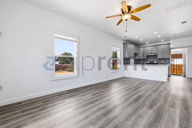 Building Photo - 227 S Juanita St