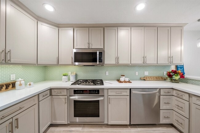 Building Photo - 1912 Foxtail Pl