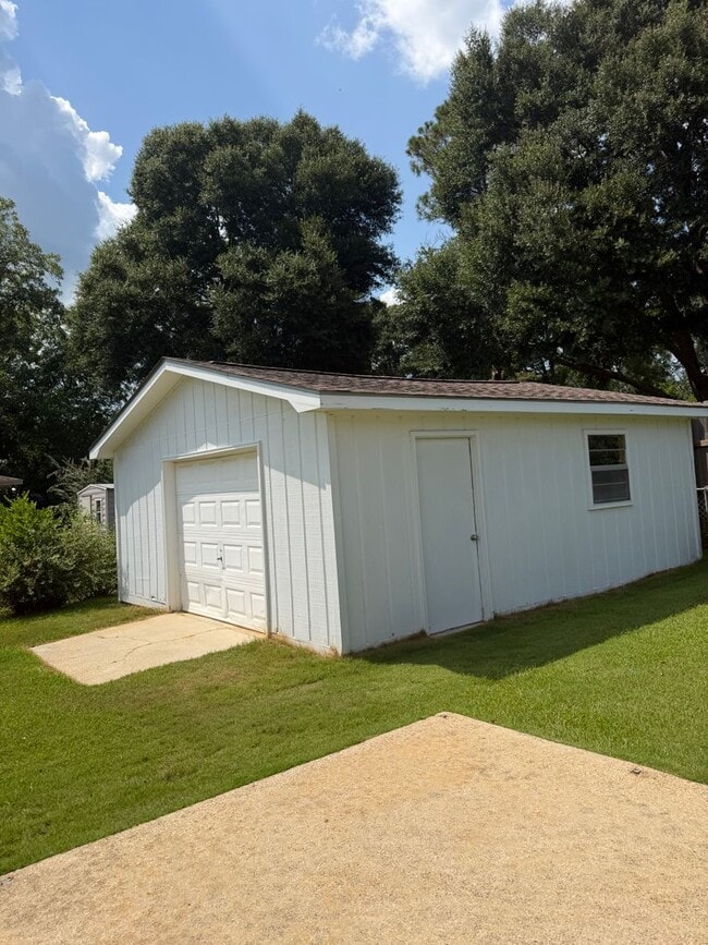 Building Photo - 501 E Watts St
