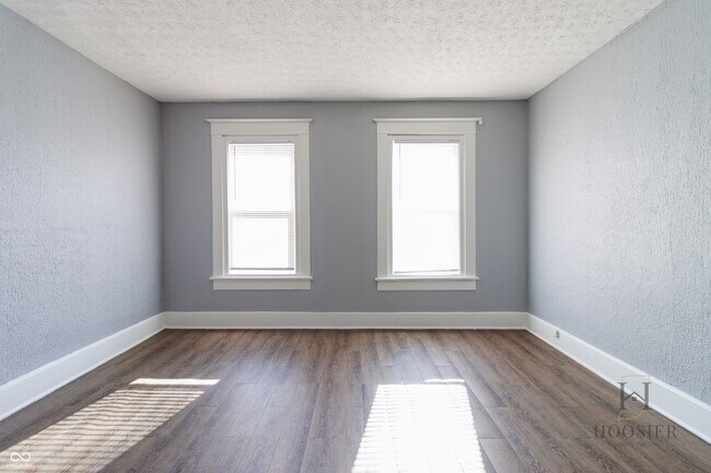 Building Photo - 614 N Temple Ave