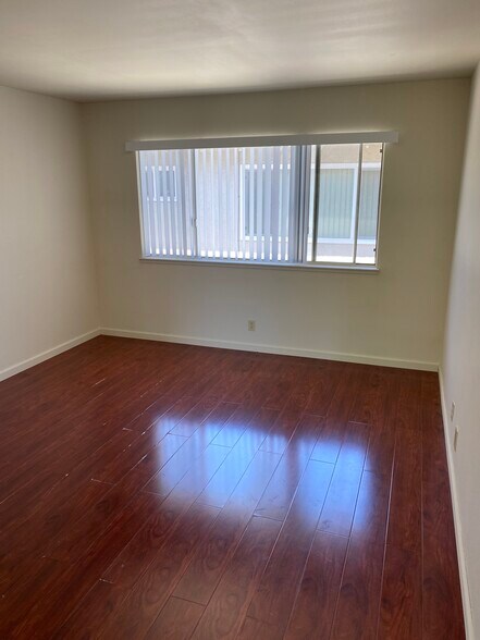 Building Photo - 872 Gallatin Dr