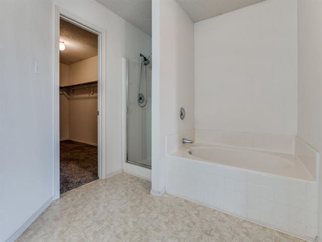 Building Photo - 740 Lovern St