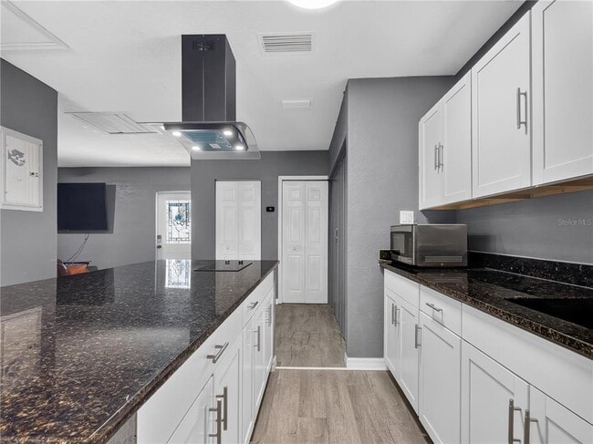 Building Photo - 465 Rio Grande Ln