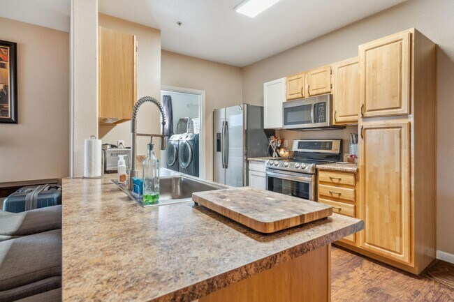 Building Photo - 501 Gibson Dr