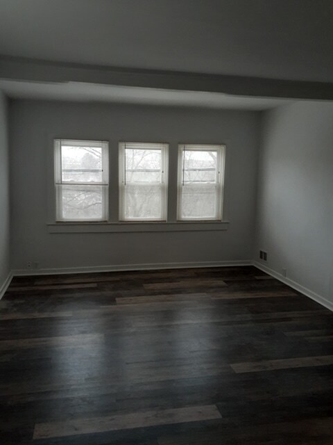 Building Photo - 743 Bluff St