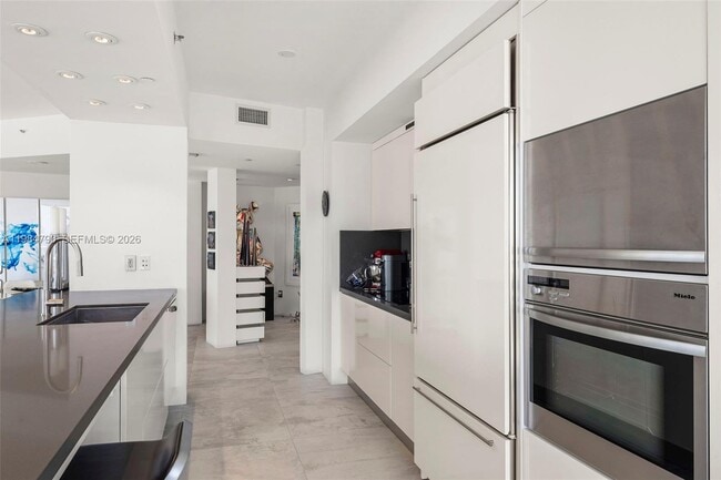 Building Photo - 450 Alton Rd