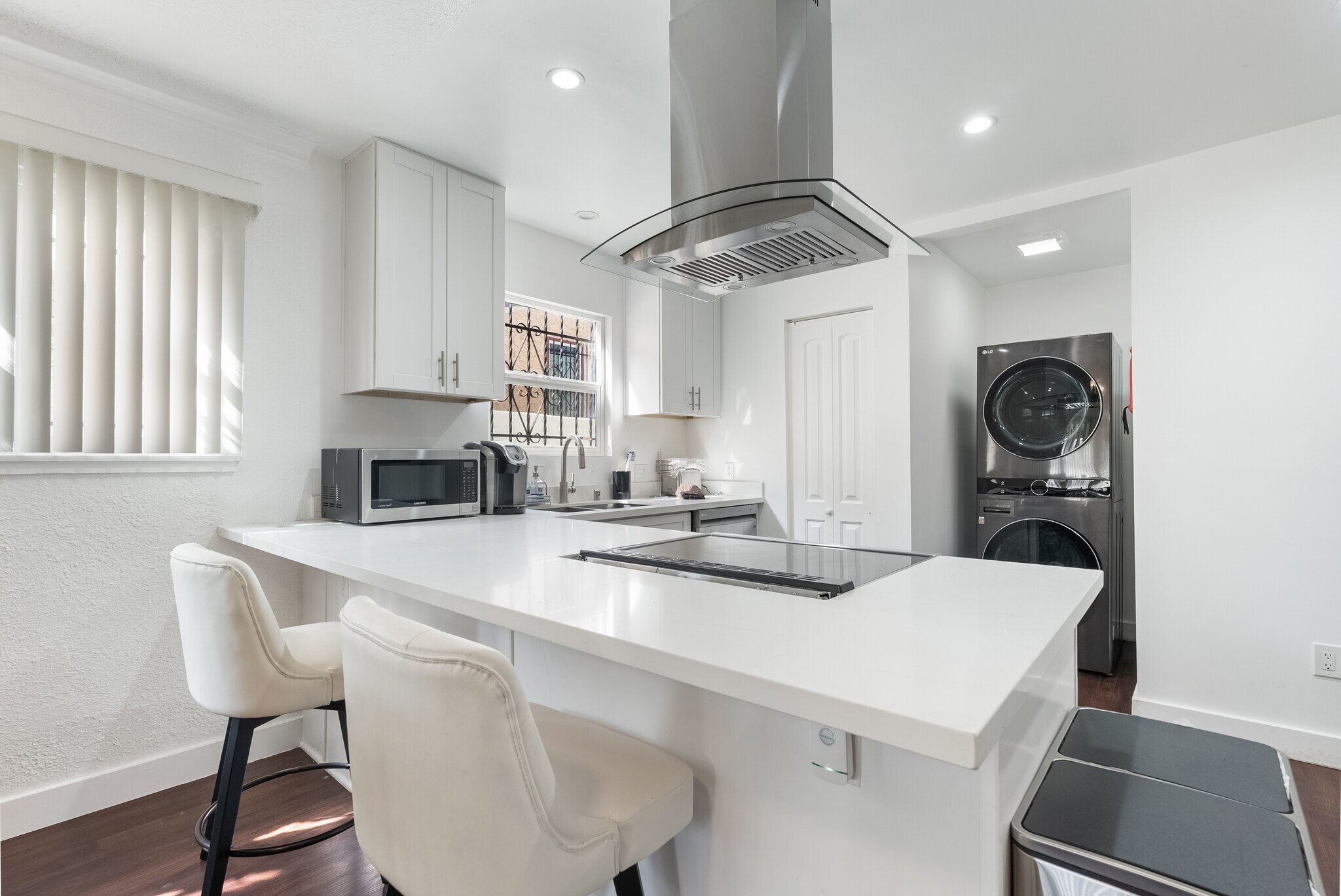 Building Photo - 2509 W 73rd St