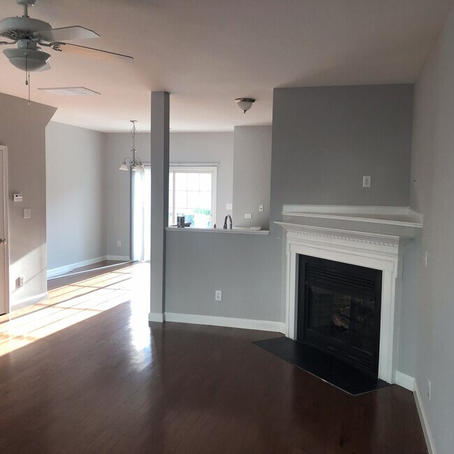 Building Photo - Amazing 3 Bedroom Home in North East Raleigh