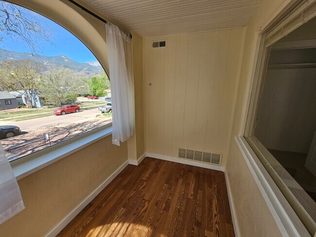 Building Photo - 2826 W Platte Ave