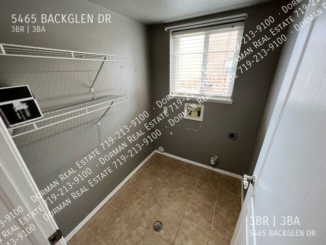 Building Photo - 5465 Backglen Dr