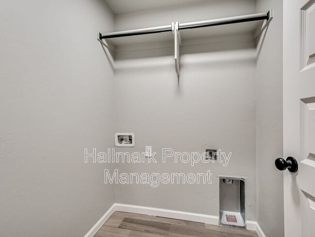 Building Photo - 1007 Magnolia Dr