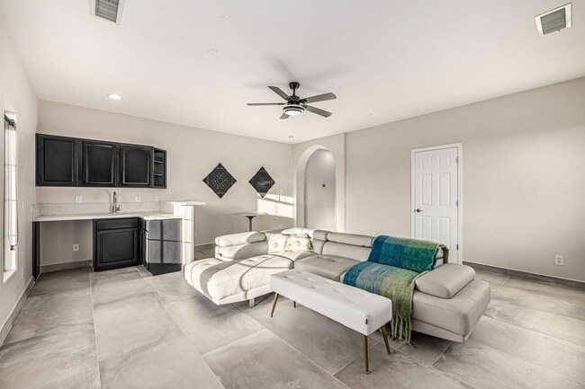 Building Photo - 5211 N 193rd Ave