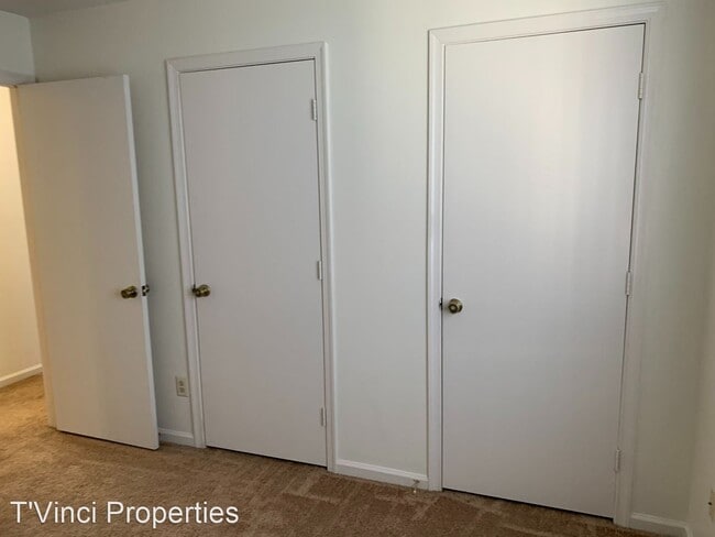 Building Photo - 2 br, 1 bath House - 5627 Hornaday Rd Unit J.
