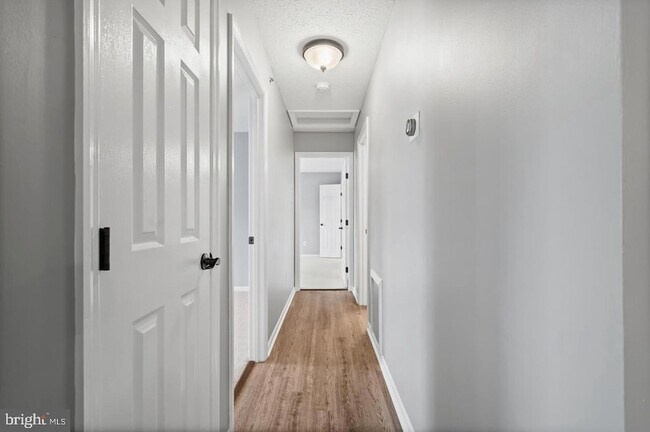 Building Photo - 611 Himes Ave