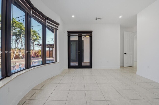 Building Photo - 16401 NW 77th Pl