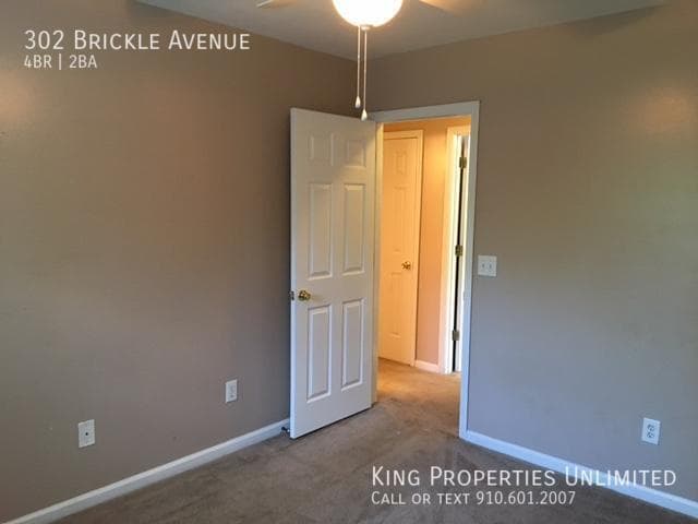 Building Photo - 302 Brickle Ave