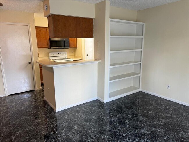 Building Photo - 2120 El Paseo St