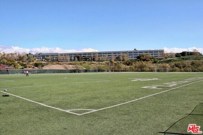 Building Photo - 5350 Playa Vista Dr