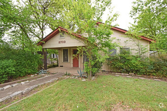 Building Photo - East Austin Bungalow - Available August