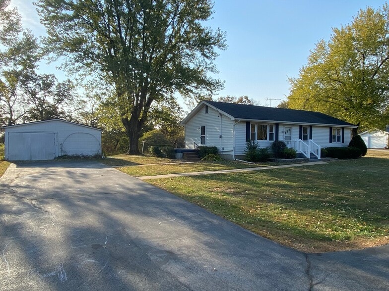 Building Photo - 7164 Hwy Bb