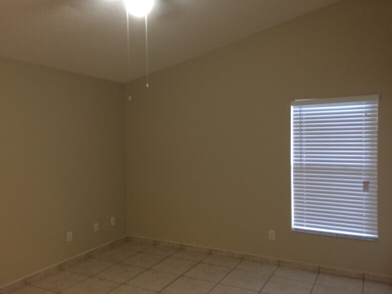 Building Photo - 4232 Pacifica Dr