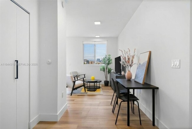 Building Photo - 650 SW 1st St