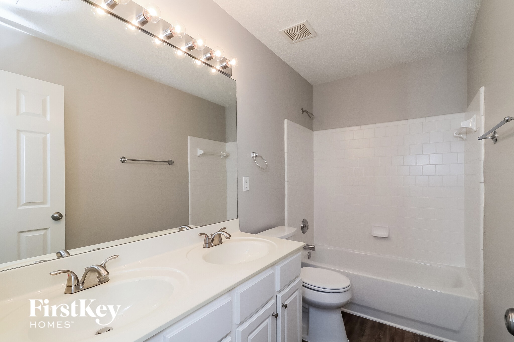 Building Photo - 753 Weybourne Ct NE