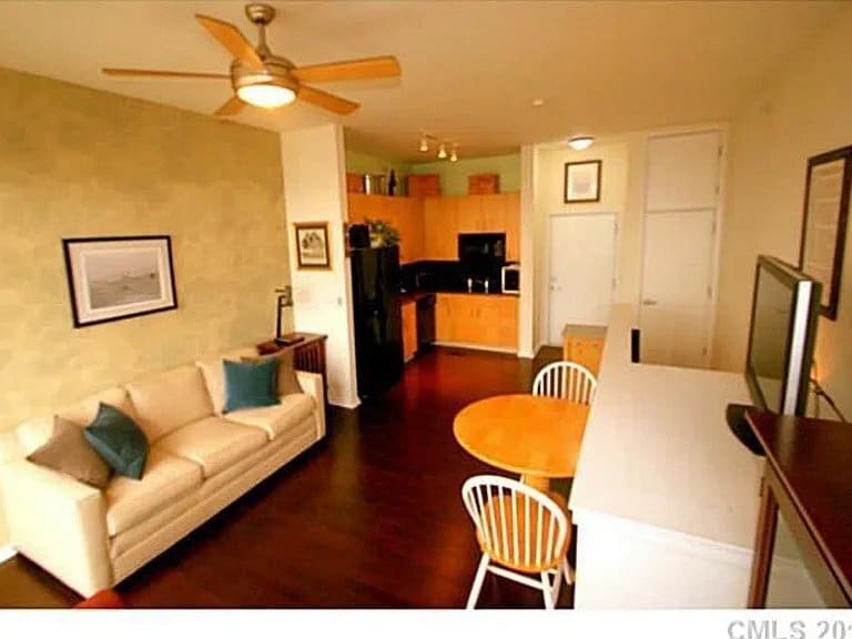 Building Photo - 2125 Southend Dr
