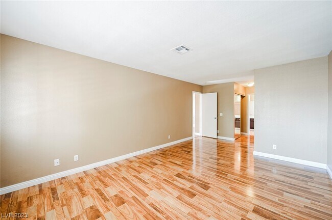 Building Photo - 109 Elegante Way